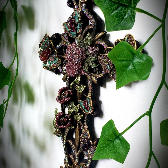 Floral, garden inspired wall cross, handmade,  one-of-a-kind - Picture 9 of 10